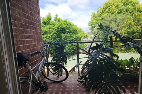 Photo of property in 9/83 Lake Road, Devonport, Auckland, 0622
