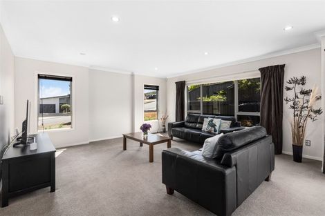 Photo of property in 7 Sumner Terrace, Aotea, Porirua, 5024