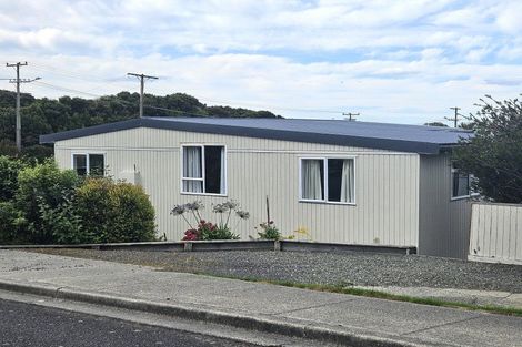 Photo of property in 1 Ngaio Street, Kaka Point, 9271