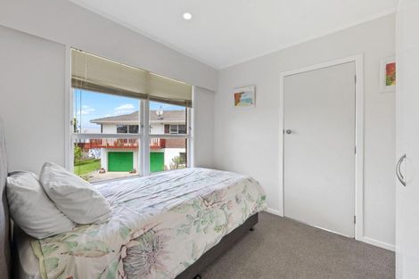 Photo of property in 18 Borrowdace Avenue, Botany Downs, Auckland, 2010