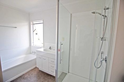 Photo of property in 12 Dixon Road, Fitzroy, Hamilton, 3206