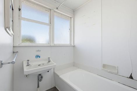 Photo of property in 2/38 Wordsworth Crescent, Maraenui, Napier, 4110