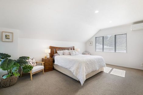 Photo of property in 7 Emerald Way, Rosedale, Auckland, 0632