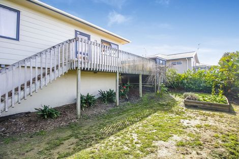Photo of property in 49 Garton Drive, Massey, Auckland, 0614