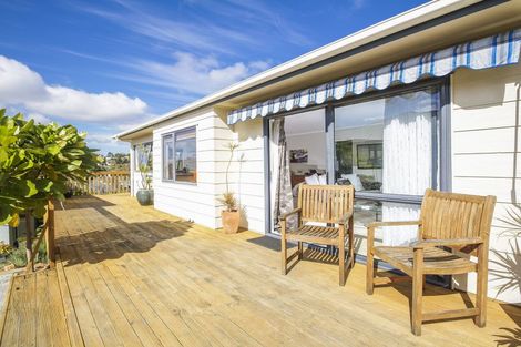 Photo of property in 49 Garton Drive, Massey, Auckland, 0614