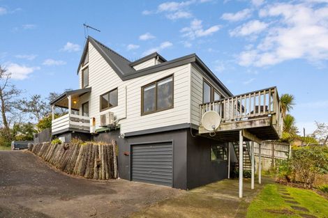 Photo of property in 71 Heta Road, Highlands Park, New Plymouth, 4312