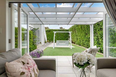 Photo of property in 1 Milton Road, Northcote Point, Auckland, 0627