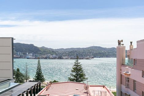 Photo of property in 3/22 Oriental Terrace, Oriental Bay, Wellington, 6011