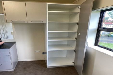 Photo of property in 4 Heversham Place, Glendene, Auckland, 0602