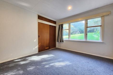 Photo of property in 118 Broderick Road, Johnsonville, Wellington, 6037