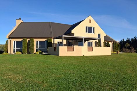 Photo of property in 253 Ngahere Park Road, Turitea, Palmerston North, 4472