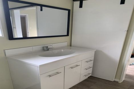 Photo of property in 20 Booth Crescent, Tuakau, 2121