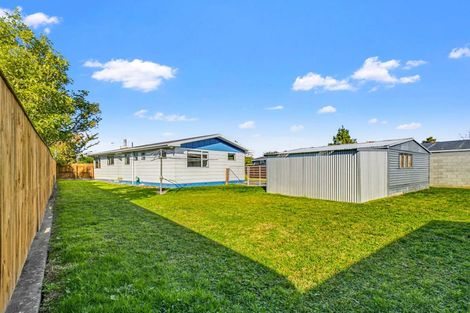 Photo of property in 37 Kimberley Grove, Westbrook, Palmerston North, 4412