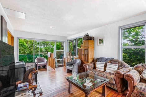 Photo of property in 25 Bridgens Avenue, Te Atatu Peninsula, Auckland, 0610