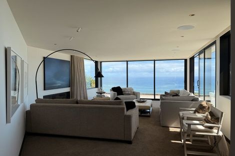 Photo of property in 1 Ngatira Road, Muriwai, Waimauku, 0881