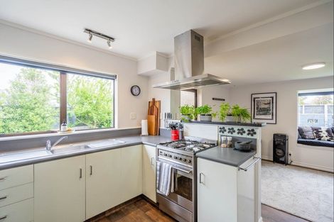 Photo of property in 90 Martin Road, Paraparaumu Beach, Paraparaumu, 5032