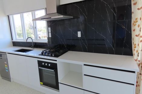 Photo of property in 10 Camelot Place, Glenfield, Auckland, 0629