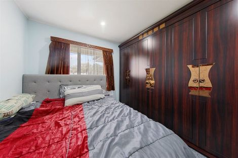 Photo of property in 16 Frank Bunce Grove, Flat Bush, Auckland, 2019