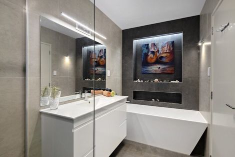 Photo of property in 55 Ferry Road, Days Bay, Lower Hutt, 5013