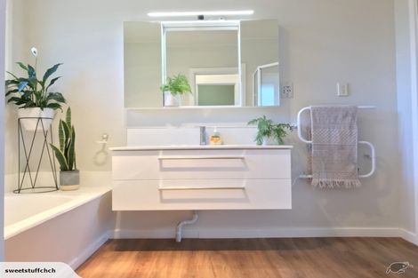 Photo of property in 14 Parkview Place, Avonhead, Christchurch, 8042