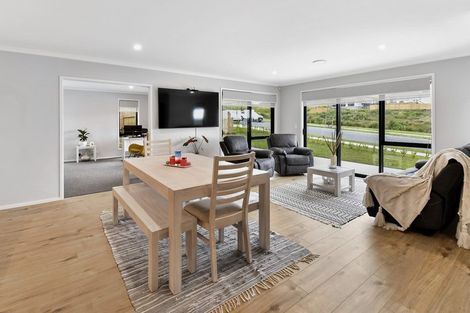 Photo of property in 40 Peacock Place, Pokeno, 2402