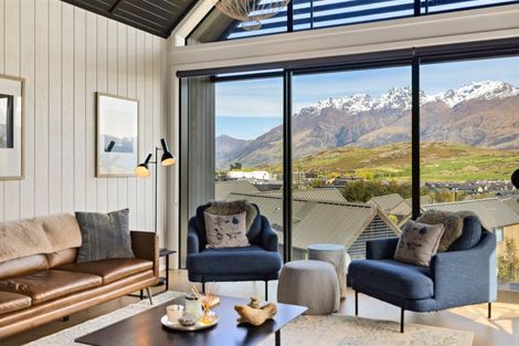 Photo of property in 17 Falconer Rise, Jacks Point, Queenstown, 9371