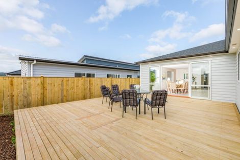 Photo of property in 62 Schoolside Road, Kumeu, 0810
