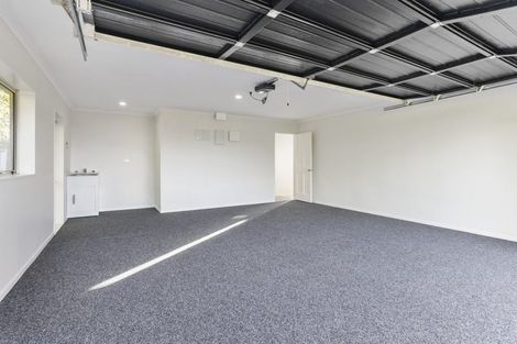 Photo of property in 2a Highland Avenue, Titirangi, Auckland, 0604