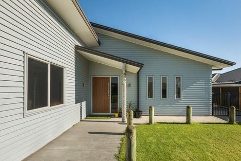Photo of property in 6 Breaker's Crescent, Waihi Beach, 3611