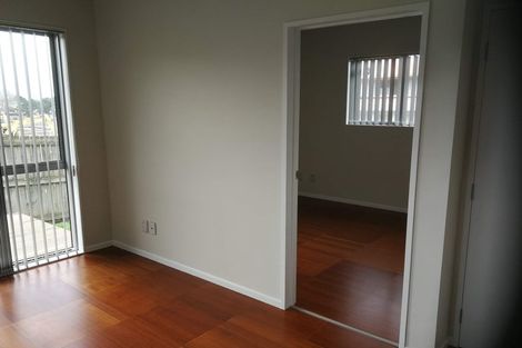 Photo of property in 11 Potter Avenue, Northcote, Auckland, 0627