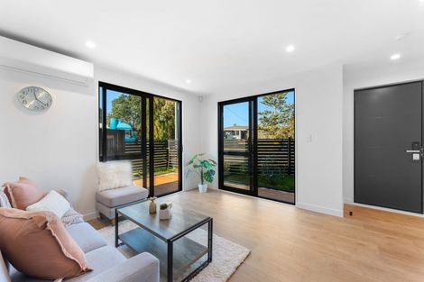Photo of property in 8c Rowan Terrace, Te Atatu South, Auckland, 0610