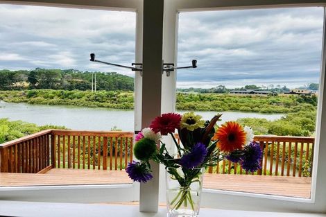 Photo of property in 18 Kent Terrace, Riverhead, 0820