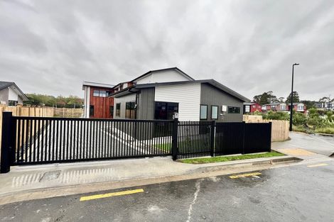 Photo of property in 16 Kiokio Place, Swanson, Auckland, 0614
