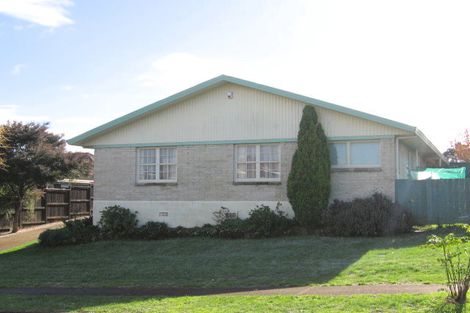 Photo of property in 2/187 Fisher Parade, Farm Cove, Auckland, 2012