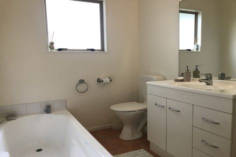 Photo of property in 73 Spinella Drive, Bayview, Auckland, 0629
