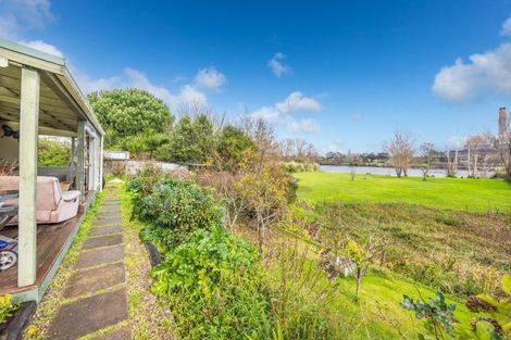 Photo of property in 190 Great South Road, Huntly, 3700