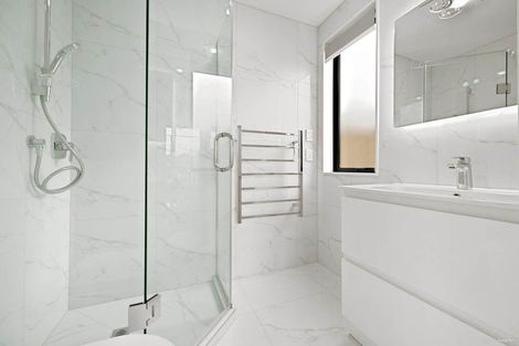 Photo of property in 24d Tomintoul Place, Highland Park, Auckland, 2010