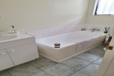 Photo of property in 85a Clovelly Road, Bucklands Beach, Auckland, 2012