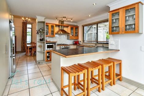 Photo of property in 62 Mt Lebanon Crescent, The Gardens, Auckland, 2105
