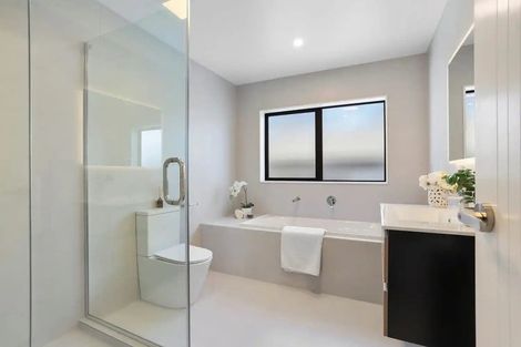 Photo of property in 29b West Harbour Drive, West Harbour, Auckland, 0618