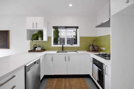 Photo of property in 308 Mangorei Road, Merrilands, New Plymouth, 4312