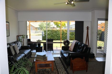 Photo of property in 2/109 Fitzroy Street, Papatoetoe, Auckland, 2104