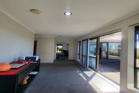 Photo of property in 33 Tarapiroe Avenue, Takanini, 2112