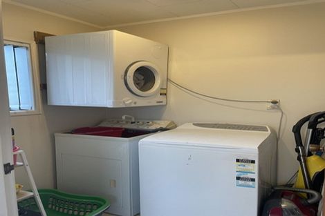 Photo of property in 1/1 Barbados Drive, Unsworth Heights, Auckland, 0632