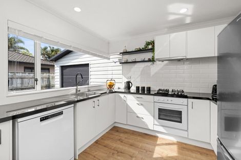 Photo of property in 13a Anzac Avenue, Onekawa, Napier, 4110