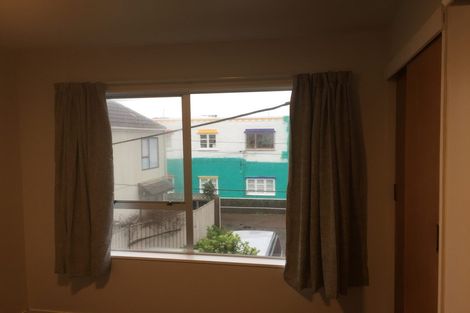 Photo of property in 218u2 Onepu Road, Lyall Bay, Wellington, 6022