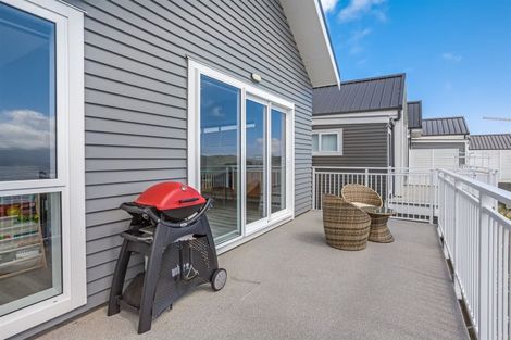 Photo of property in 8 Kopua Place, Whitby, Porirua, 5024