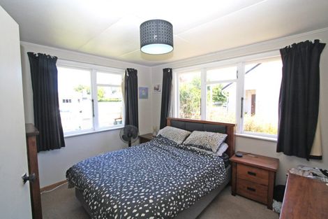 Photo of property in 19 Miro Street, Merrilands, New Plymouth, 4312