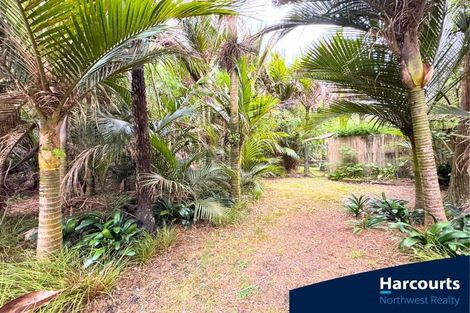 Photo of property in 296 Motutara Road, Muriwai, Waimauku, 0881