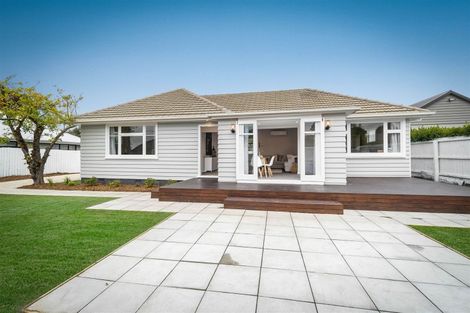 Photo of property in 9 Derrett Place, Saint Martins, Christchurch, 8022